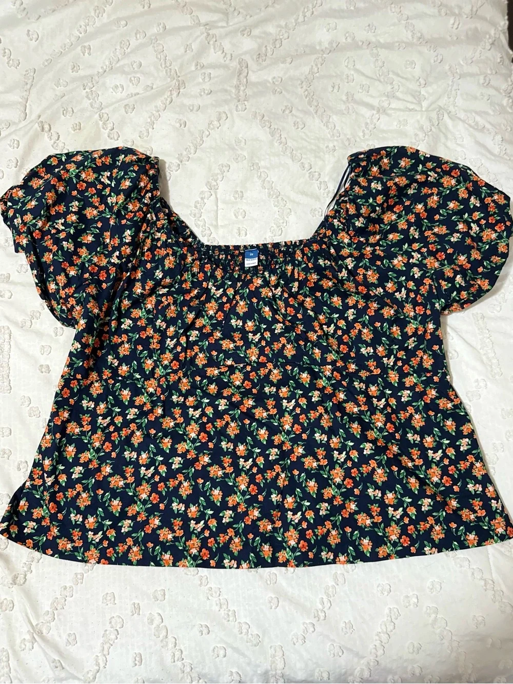 Old Navy Women’s Navy Floral Puff-Sleeve Top